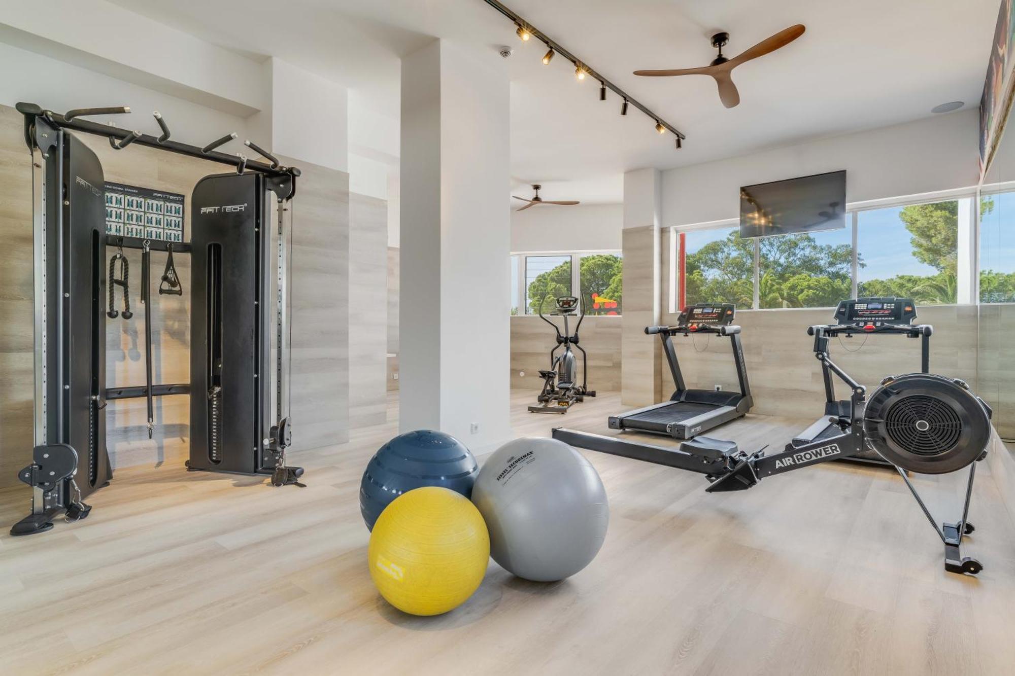 Pestana Blue Alvor Beach מראה חיצוני תמונה The gym at the 2019 edition of the World Economic Forum