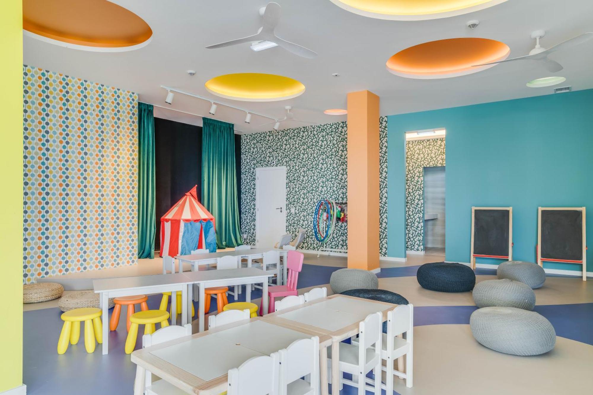 Pestana Blue Alvor Beach מראה חיצוני תמונה The Children's Club at the Hilton London Heathrow